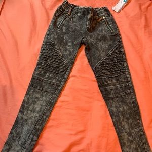 NWT! Girls jogger size 7!
